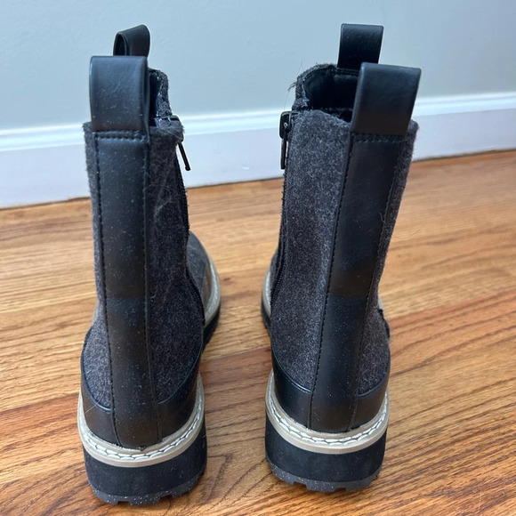 Universal Thread Felted Chelsea Boots - Picture 4 of 7